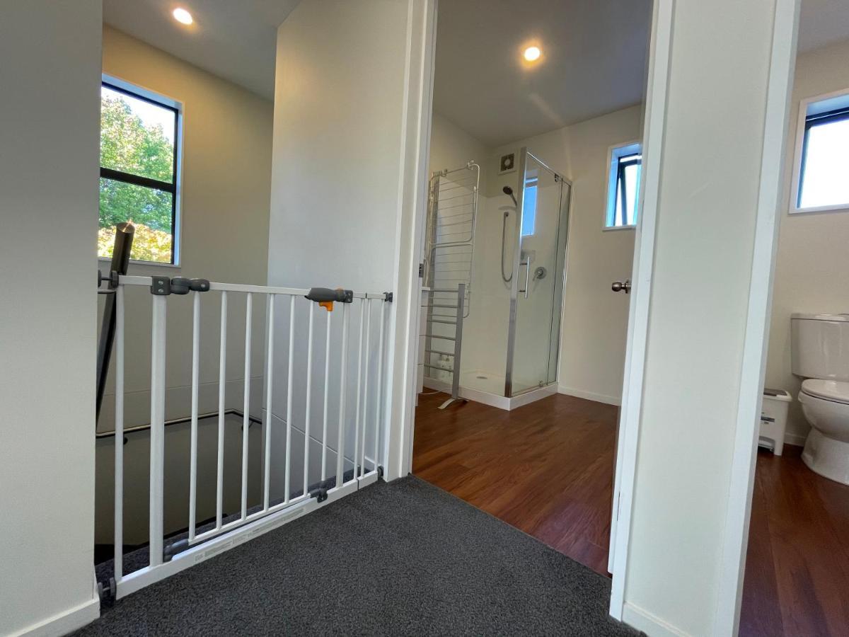 Apartment Character & New Cnzhouse With Quiet