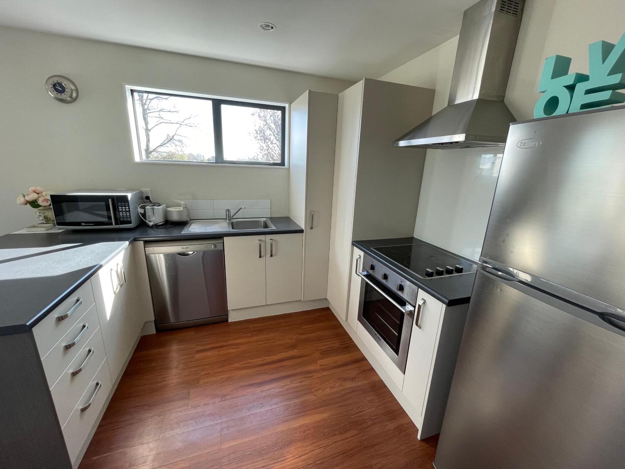 Apartment Character & New Cnzhouse With Quiet *
